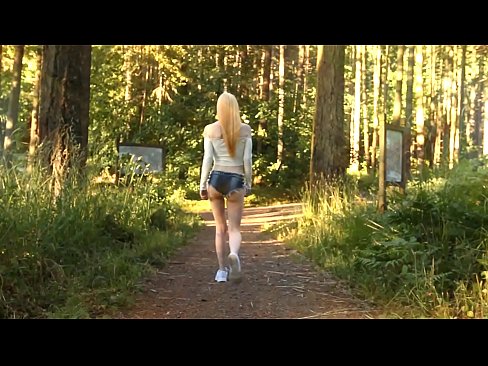 ❤️ Ilus naine liigub aeglaselt, mitte alasti video Porno at et.online4sex.ru ﹏